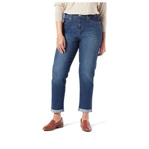 Signature by Levi Strauss & Co.™ Women's Mid Rise Slim Fit Boyfriend Jeans